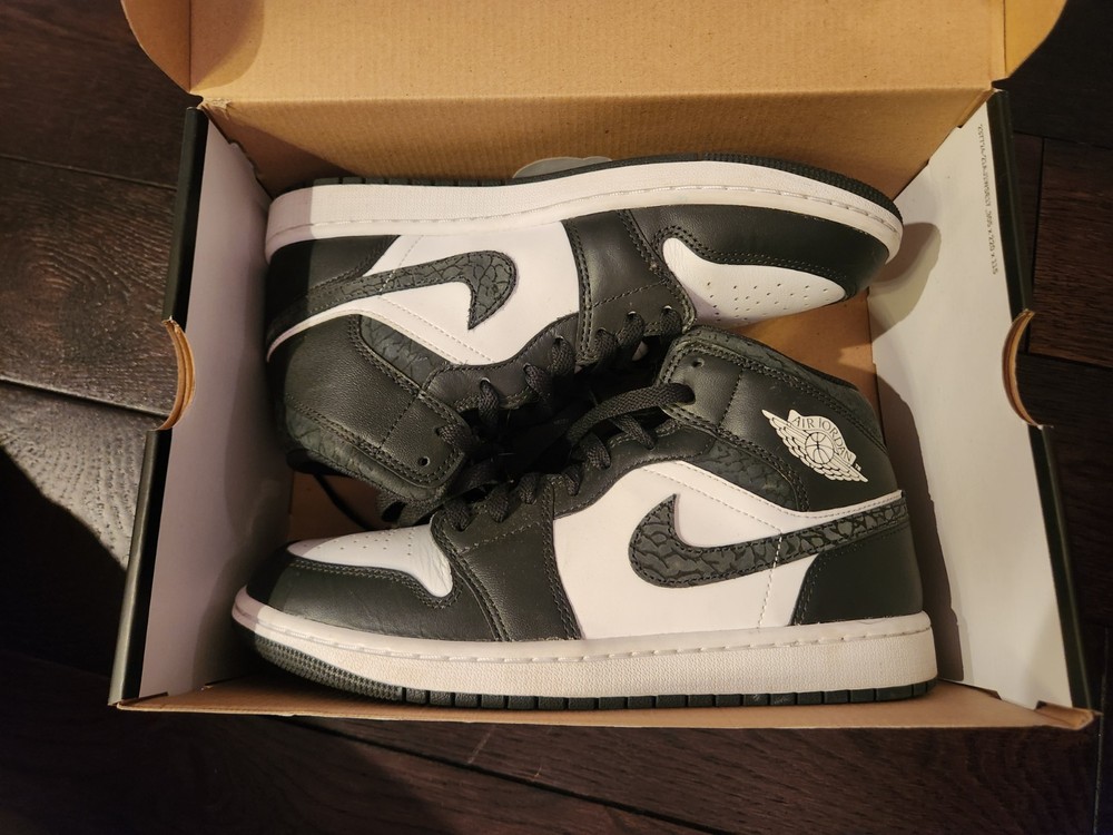 Jordan Air Jordan 1 Mid SE Black/White Leather Mid Top Kids US 8 FB9911-001