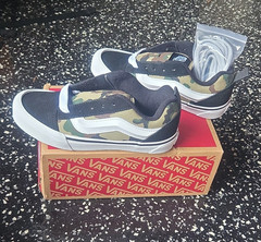VANS Knu Skool Unisex Kids Sneaker Camo Black/Green Suede Low Top US 4