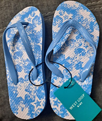 TWO pair West Loop Flip Flops Blue White Stars Size Large 4/5 Thong Sandal Kids