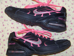 Youth 2012 Nike Max Air Torch 4 Athletic Shoes – 355140-006 – Size 4Y
