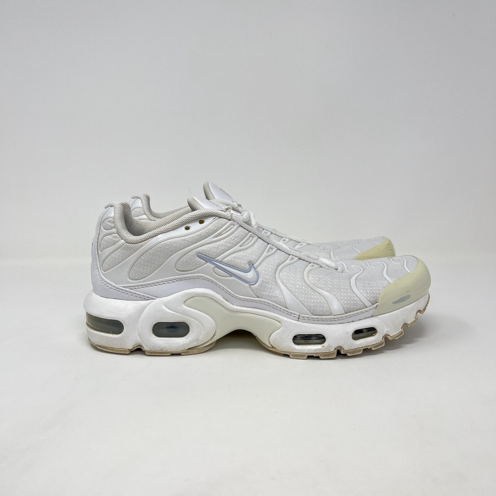 Nike Air Max Plus TN White Athletic Comfort Shoes CW70044-100 Youth Size 6.5