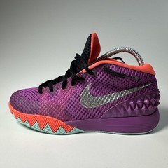 Nike Kyrie Irving 1 Easter 2015 Basketball Sneakers Sz 5.5 Y Mid Top 717219-508