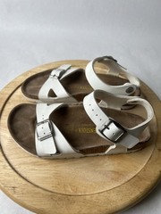 Kid’s Birkenstock Rio White Leather Sandals – US Size 3/EU Size 34