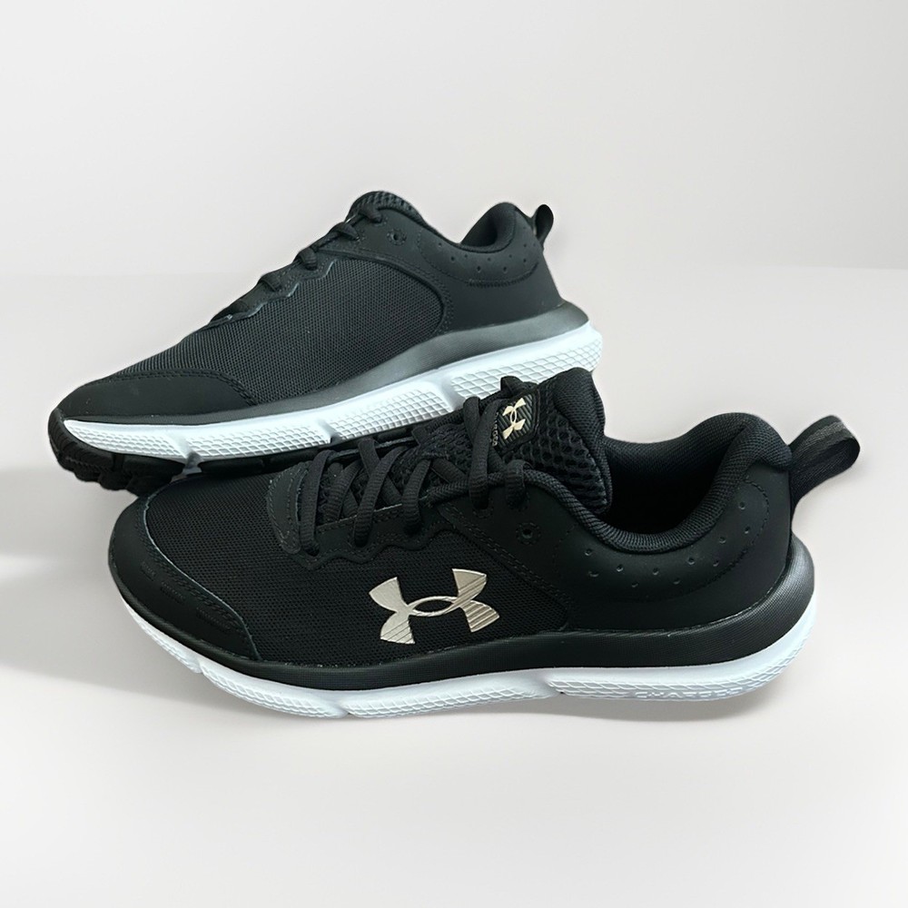 Under Armour Charged Assert Running Shoes size 6.5Y/Women’s 7.5/8, Black +Silver