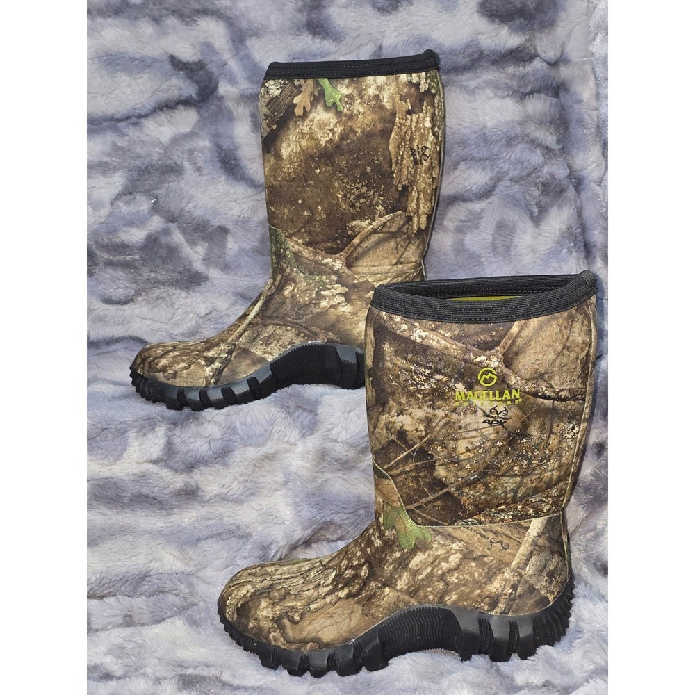 New Magellan Outdoors Youth Field Boot III Realtree APX Camo Waterproof SZ 3