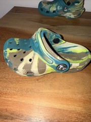 Crocs Kids Classic Marbled Clogs Marbled Teal Green Beige Shoes Size 7 Toddler