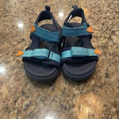 OshKosh B’Gosh Machine Washable Hook & Loop Toddler Boys Sandal Blue Size 7M