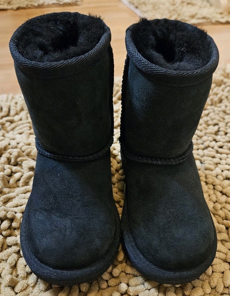 EUC Authentic UGG Classic BLACK SUEDE Boots Size USA Toddler 7/ EU 23.5 / UK 6