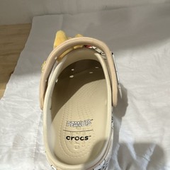 Crocs Classic Clog Peanuts Snoopy Woodstock Beige Kids US 6 Slip-On