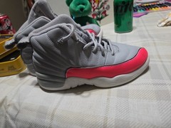 Jordan Retro 12 Wolf Grey Silver Pink Racer White Black 510815-060 Size 4
