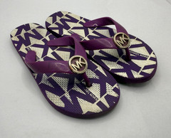 CHIC MICHAEL KORS MONOGRAM LOGO KIDS SANDALS! (SIZE 3-4Y)