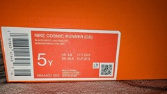 Nike Cosmic runners GS Black White 5y