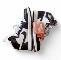 Nike Air Jordan 1 Retro High OG Bred Kids Size 1Y Color White And Brown