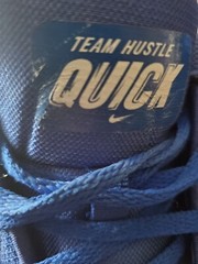 Nike Team Hustle Quick2 GS Running/Basketball Shoes CQ9438-400 Sizec 6Y