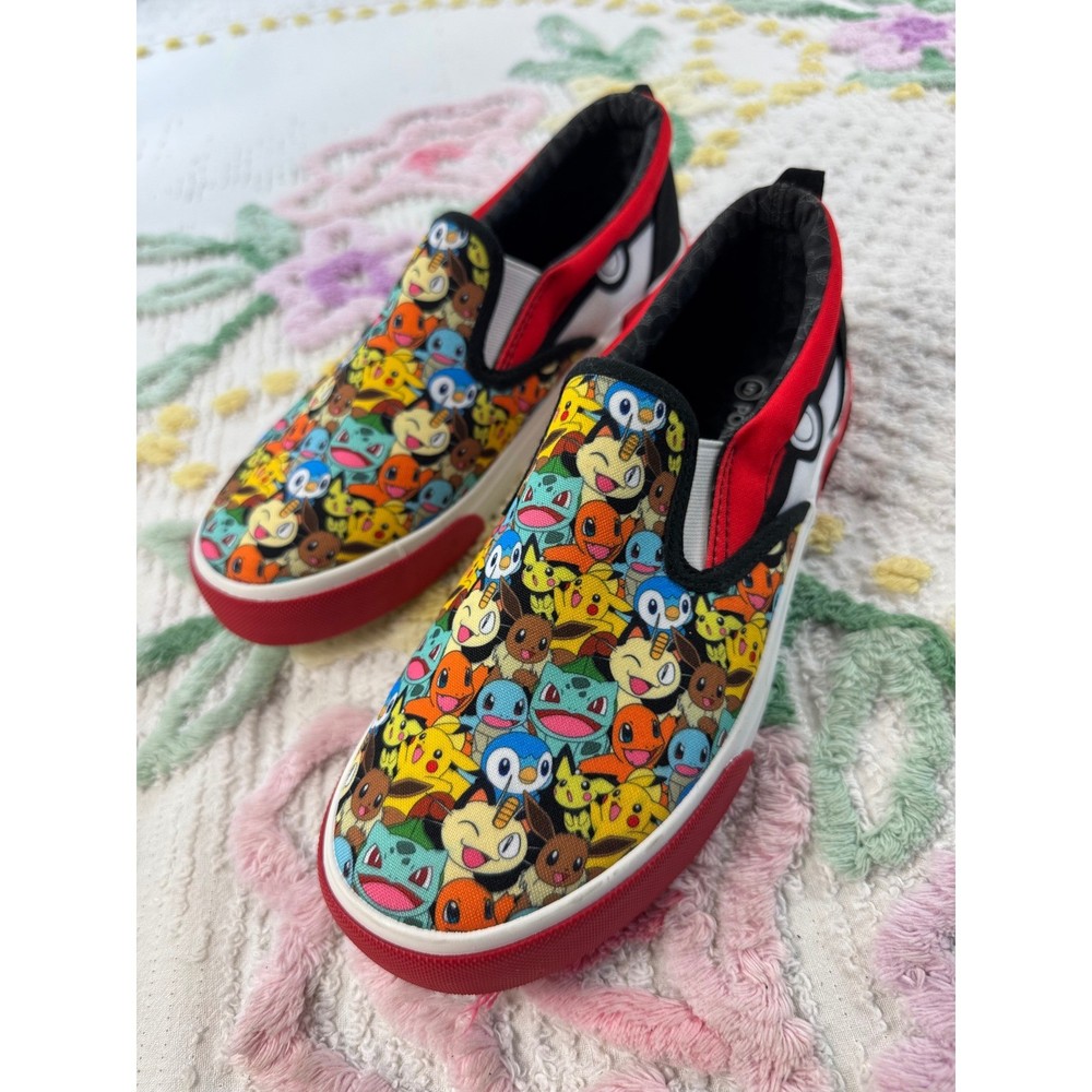 Ground Up Pokémon slip-on sneakers size 5Y“, „Pokémon youth canvas shoes