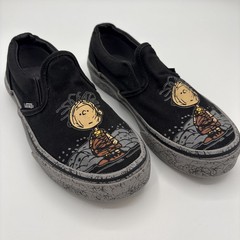 VANS x Peanuts Pig Pen Classic Slip On Sneakers in Black and Gray Kid Size 1.0