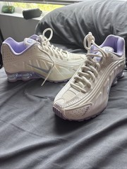 4.5Y Nike Shoe R4 Soft Pearl/Celestine Blue
