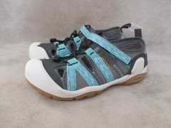 NEW KEEN ‚Knotch Creek‘ Kids Waterproof Sandals Size 3 or 4 Steel Grey/Waterfall