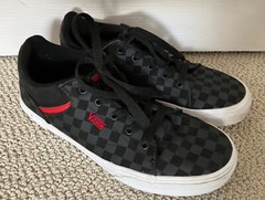 VANS Seldan Checkerboard tie sneakers- Black/Red-YOUTH Sz 5-EXCELLENT CONDITION