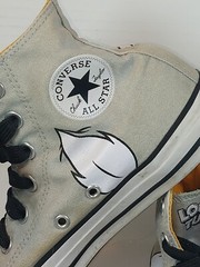 Converse Looney Toons Bugs Bunny Converse High Top Size Mens 4 Women’s Size 6