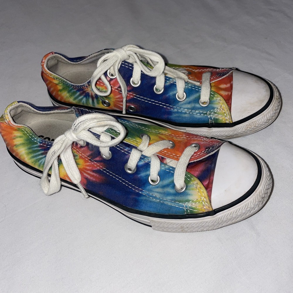 Converse All-Star Chuck Taylor Shoes Tie-Dye Rainbow Multicolor Size 1.5 Youth