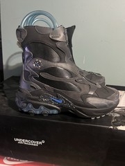 Black nike react boots Unisex Size 6