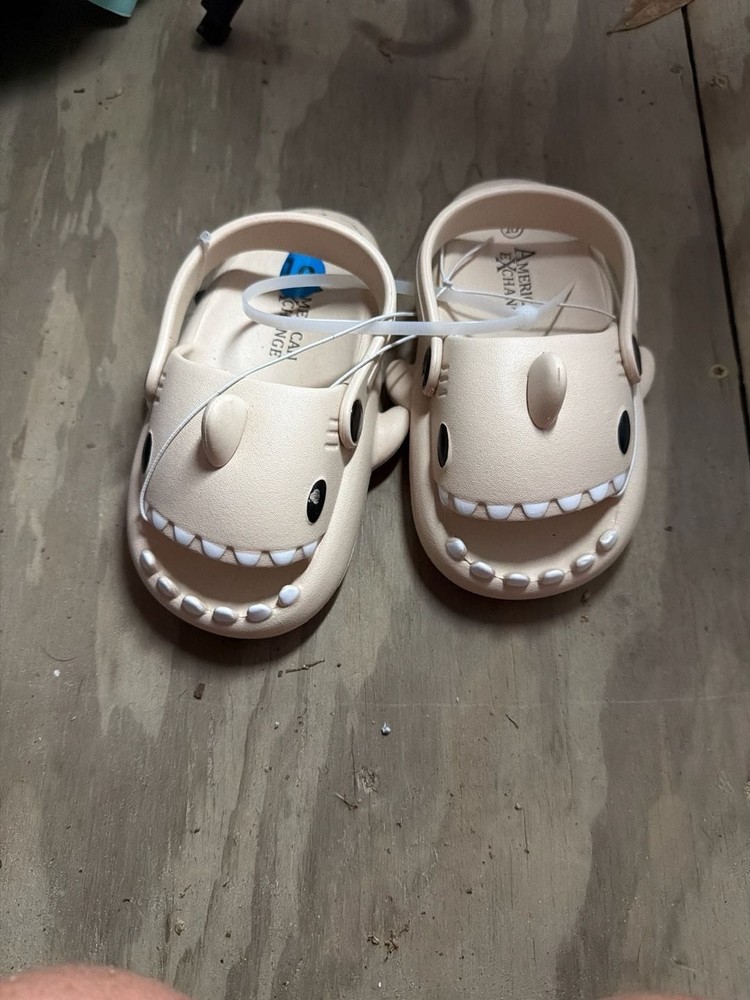 American Exchange Kids Beige Shark Cloud Slides Clogs