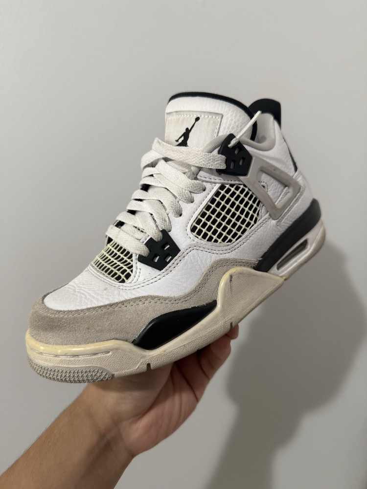 Size 4 (GS) – Jordan 4 Retro Mid Military Black