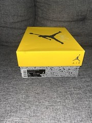 Air Jordan 4 Retro GS Lightning Size 5Y Kids