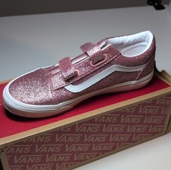 Vans Old Skool V Glitter Rose Gold Kids Sneakers – US 6 – VN000D48FSL