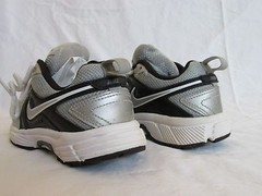 Nike Kids Dart 9 Lace Shoes Gray Silver Metallic US 10.5CW EU 27.5