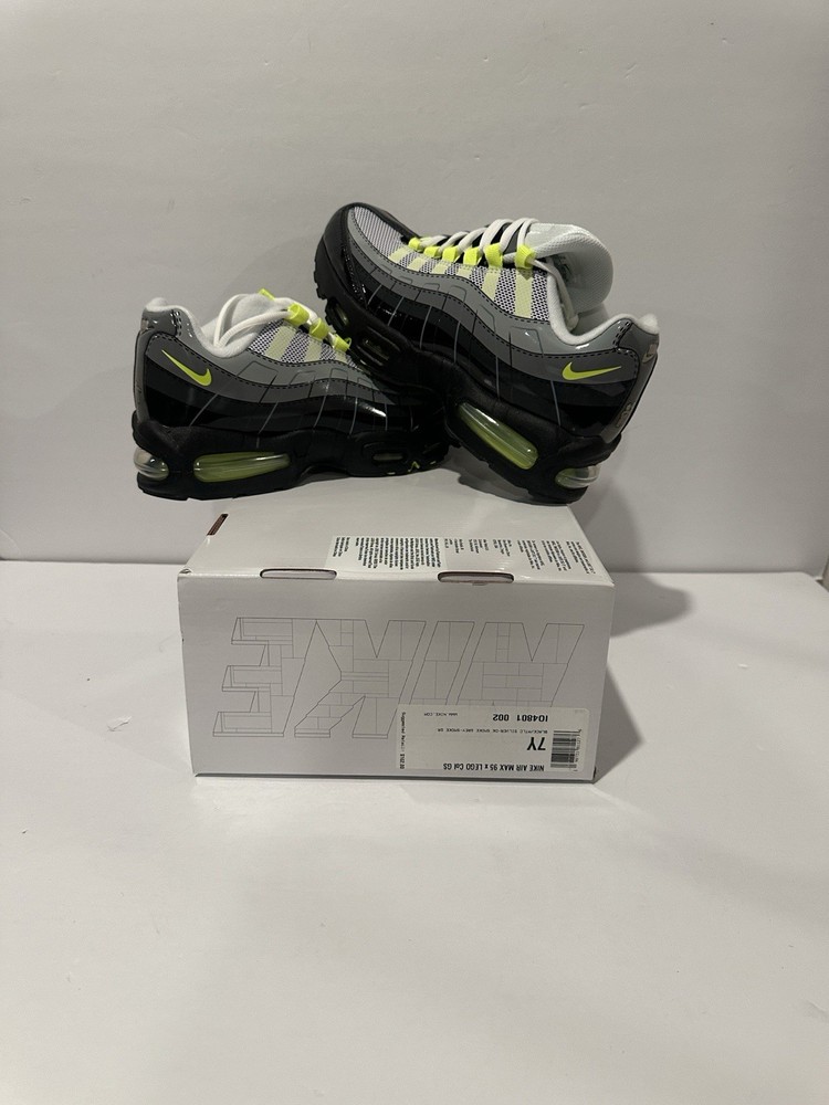 Nike Air Max 95 ‚Neon‘ (Black/Metallic Silver/Neon) (IO4801-002) Sz: 7Y