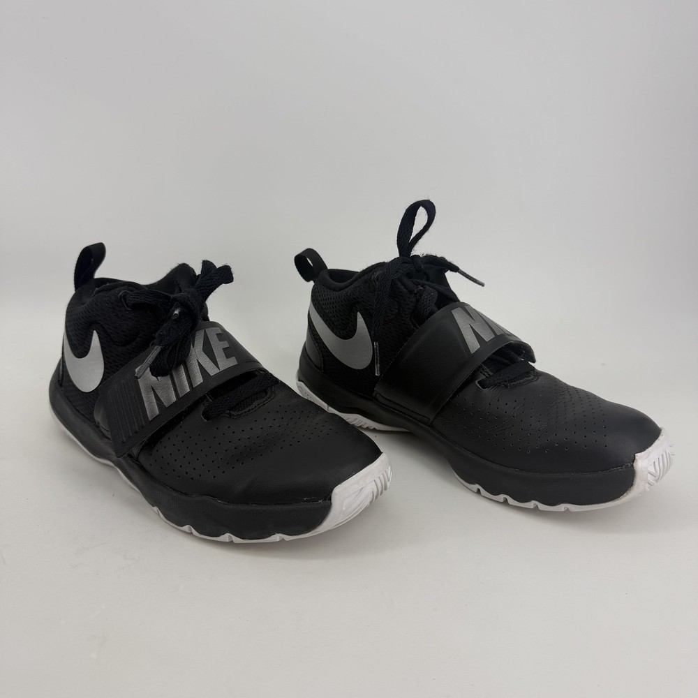 Nike Team Hustle D8 Shoes Youth Size 3Y Black Silver Basketball Strap 881942-001