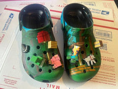 CROCS Minecraft Kids Clog with 3D Game Blocks Jibbitz LIMITED EDITION size 5