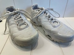 Nike Air Max Plus (GS) triple White Metallic Silver CW7044-100 Youth Size 7y
