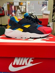 Grade school Nike Huarache Run Now Size 4 (BQ7096-600)