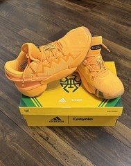 Size 7 (GS) – adidas D.O.N. Issue #2 x Crayola Low Solar Gold-Pre owned.