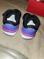 New Balance Kids‘ 680 V6 Hook and Loop Running Shoe Size 5 Toddler