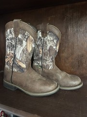 Magellan Outdoors Kids Realtree Camo Brown Square Toe Western Cowboy Boots SZ 11