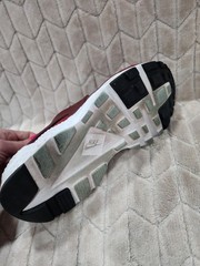 NIKE Running Shoe Maroon Huarache Size 6Y 654275-802