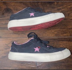 Converse Chuck Taylor All Star Hello Kitty Sanrio Low Top Kids Shoes