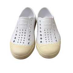 Native Shoes Jefferson Roam Child Shoes in Shell White/Bone White Size 9