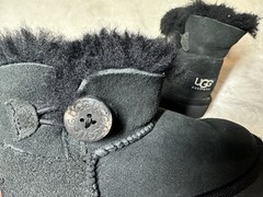 UGG Black Shearling Button Boots Unisex Kids US 9 UK 8 EU 26 Classic Style