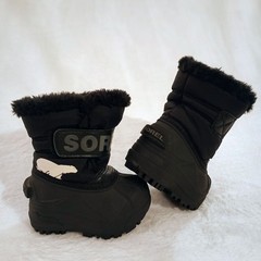 SOREL Kids Snow Commander Waterproof Winter Boots Size 4 Warm Easy Closure New