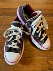 Converse All Star Junior Size 2 Black Pink Low-Top Sneaker lace up double tongue