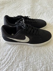 Nike SB Team Classic Black/Light Bone-White U.S. Youth Size 4 AH3360-003 UNWORN