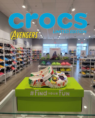 ✅Avengers Kids‘ Crocs-Step into Action with Avengers Power! 🏖️☀️👟