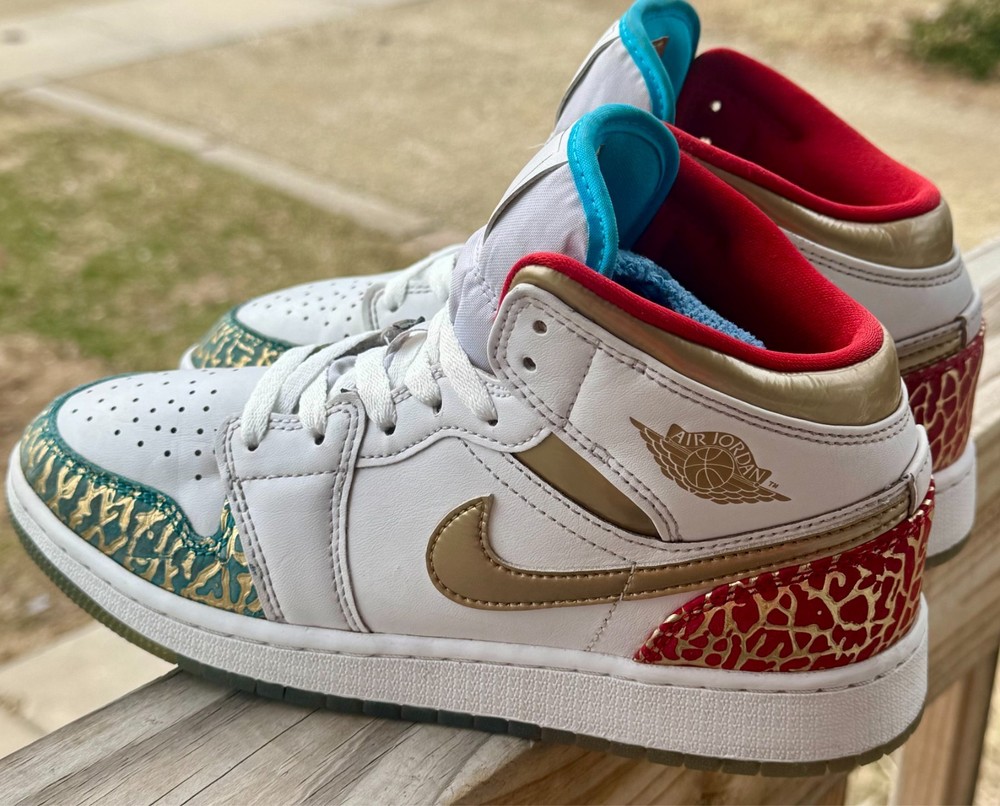 Size 4.5 (GS) – Jordan 1 Mid NC To Chi 2023; FB2212-100