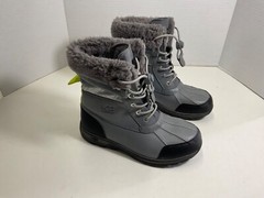 KIDS SIZE 4 METAL GREY UGG 1112246K BUTTE II CWR LOGO PRINT LEATHER BOOTS