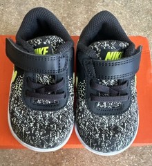 Cute Nike Kids Flex Contact Gray/Green Neon Low Top Lace Up Sneaker Shoes Sz 5C